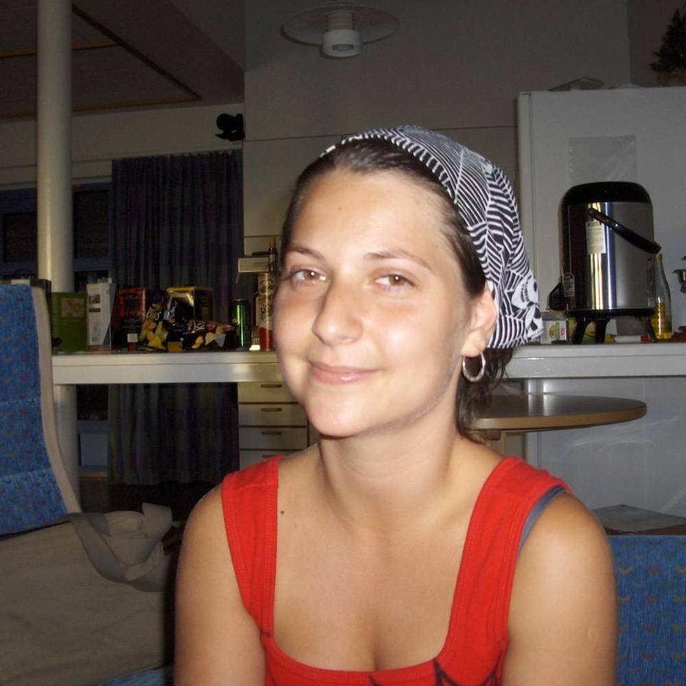 Meet your Posher, Simina